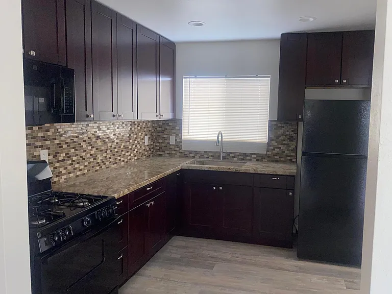 410 S 36th St — Photo 5