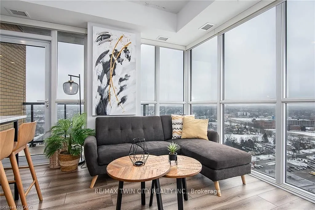 2 bed, $2,500 — Photo 4
