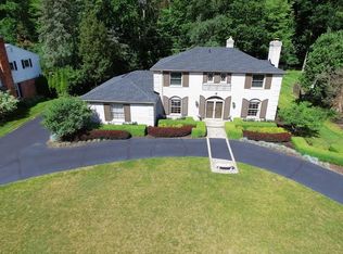 32207 Cross Bow St, Beverly Hills, MI 48025