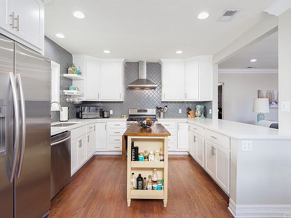 5th image of 5584 Campo Walk