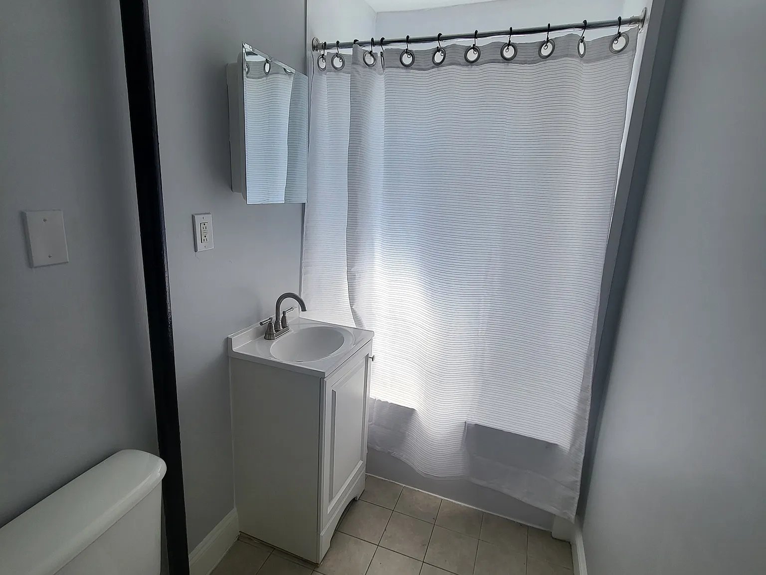 1 bed, 750 sqft, $1,900 — Photo 3