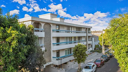 Wilshire Regency Apts. Photo 1