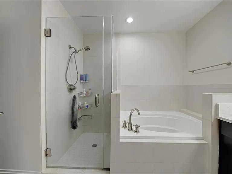 905 Juniper St NE #309 — Photo 21