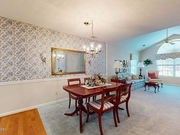 5th image of 3827 Greenhurst Dr