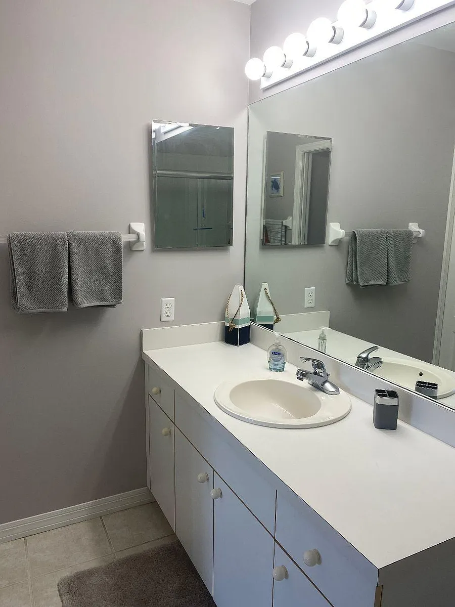 Building Photo - 20691 Country Creek Dr