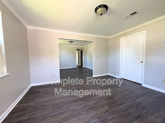 2nd image of 820 17th St