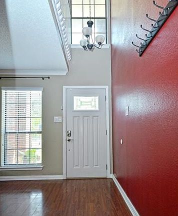 4th image of 1213 Weatherford Dr