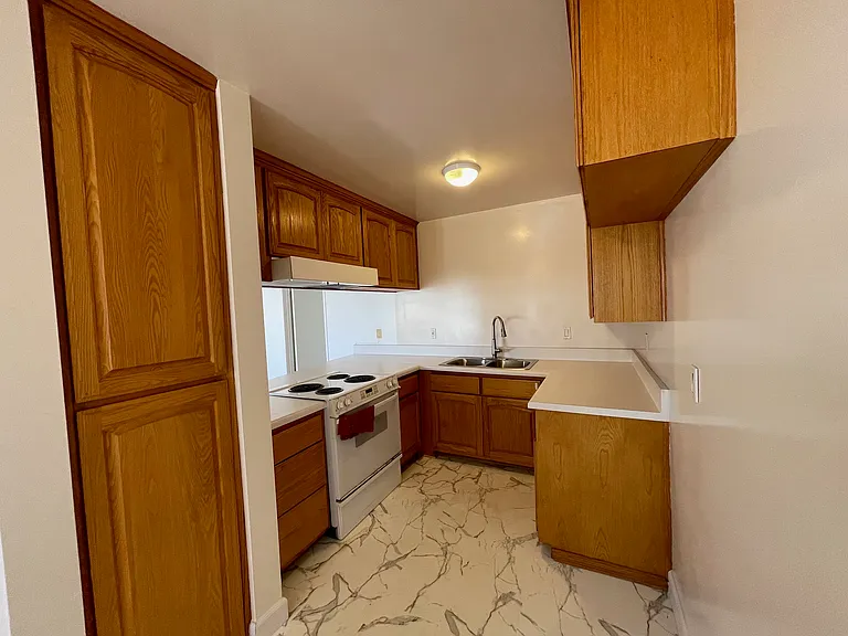 21023 Ladeene Ave #D — Photo 3