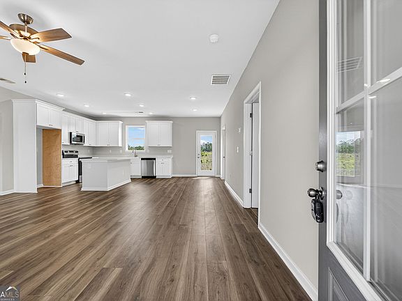 4th image of 726 Primrose Cir
