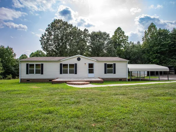 820 County Rd, Chatham, VA 24531
