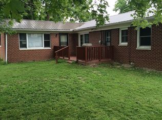 402 S Center St, Boswell, IN 47921