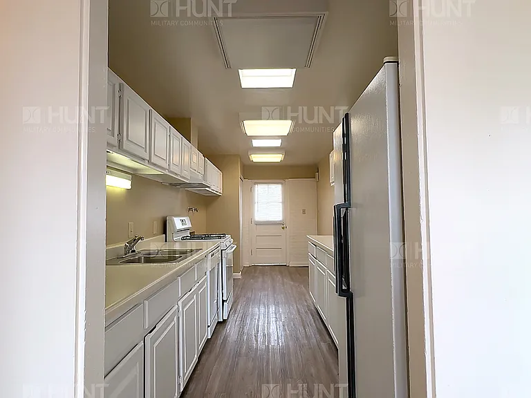 4072A Mercury Cir SE — Photo 3