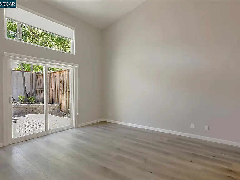 1539 Trimingham Dr — Photo 20