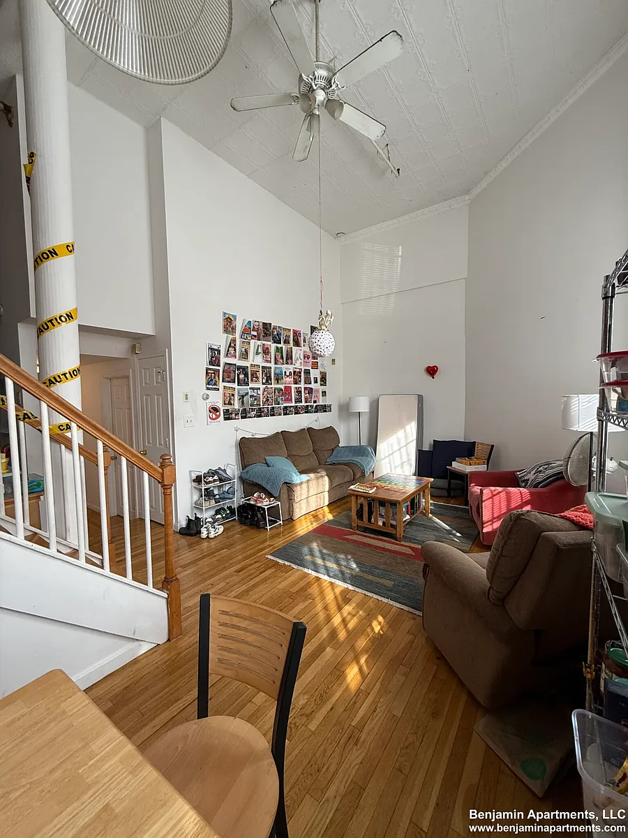 Building Photo - 168 Northampton St #9
