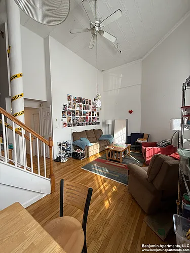 168 Northampton St Photo 1