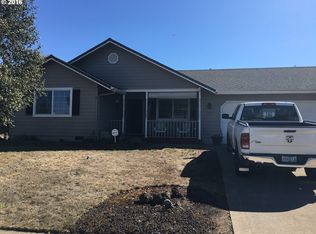 135 Ash Grove Ct, Creswell, OR 97426