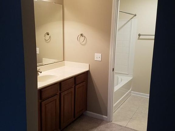 4th image of 4416 Jaybird Cir #204