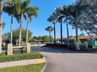 2320 Elm Ct, Hollywood, FL 33026