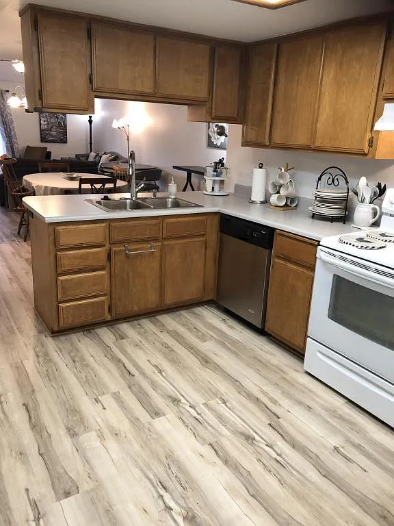 525 Primrose Drive — Photo 4