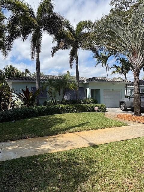 1st image of 435 NE 9th Avenue