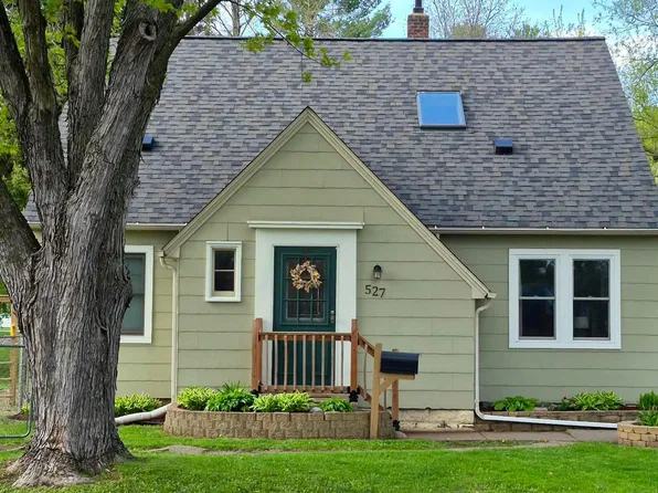 527 W Division St, River Falls, WI 54022