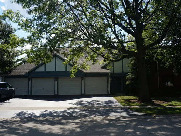 570 Cumberland Trl #A1, Roselle, IL 60172