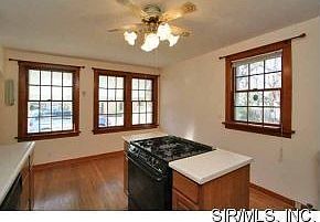 5th image of 419 Douglas Ave