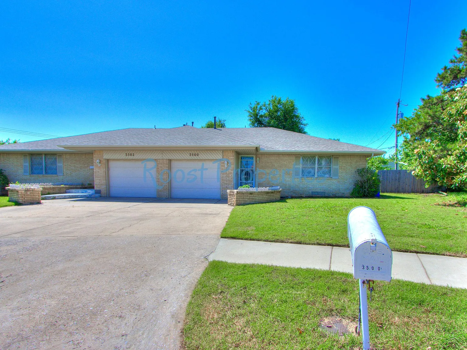 2 bed, 1.5 bath, 1068 sqft, $1,100 — Photo 2