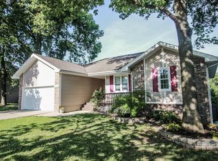 2946 S Scotts Ln, Springfield, MO 65807