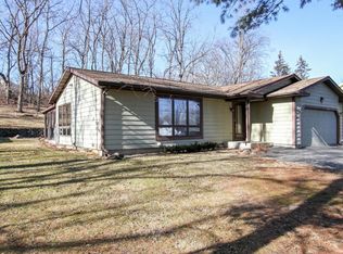 471 Fellows Rd, Genoa City, WI 53128