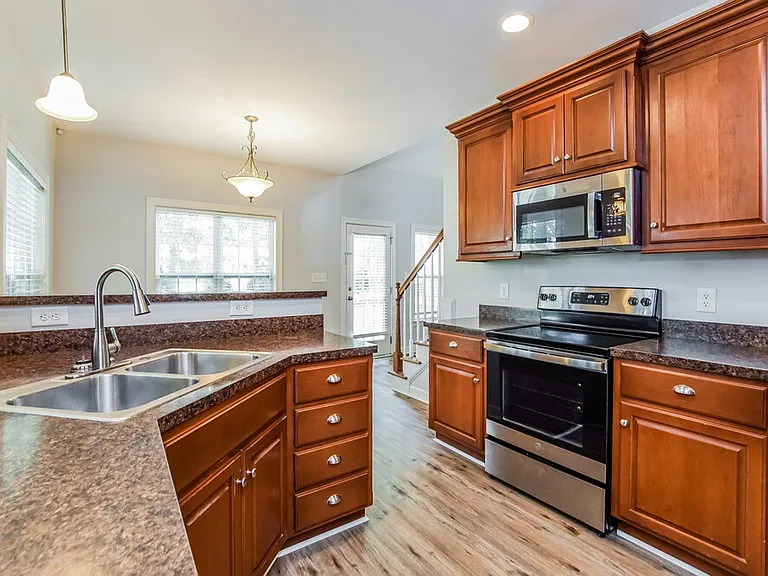 169 N Farm Dr — Photo 7
