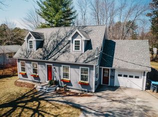 10 Pinewood St, Orono, ME 04473