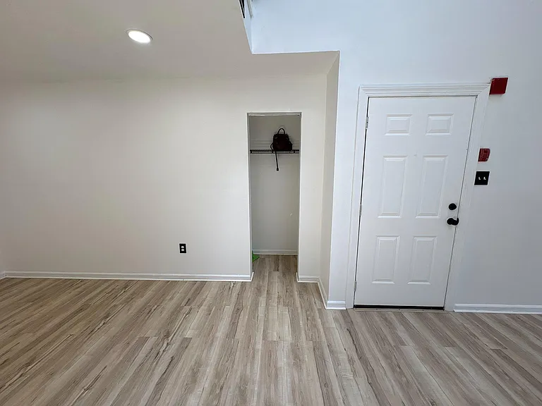 72304 Delaire Landing Rd #304 — Photo 11