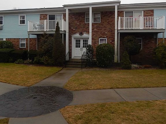 2nd image of 260 Waverly Ave APT 5