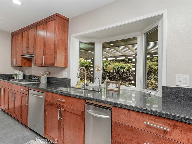 419 Fleming Ave — Photo 8
