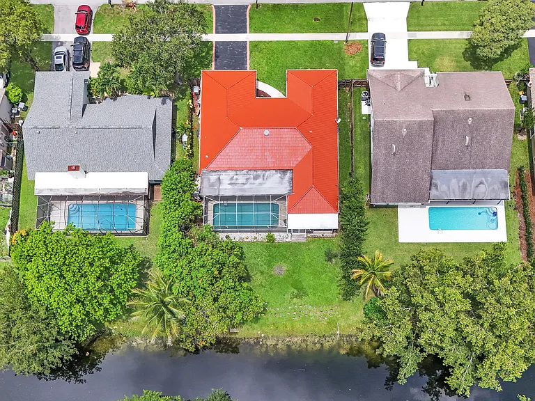 21452 Woodchuck Ln — Photo 39