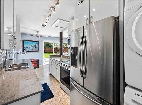 4th image of 1528 NW 7th Ave #1528