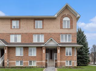 525 Aquaview Dr, Ottawa, ON K4A 4T9