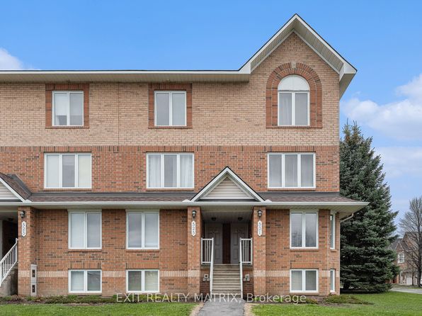 525 Aquaview Dr, Ottawa, ON K4A 4T9