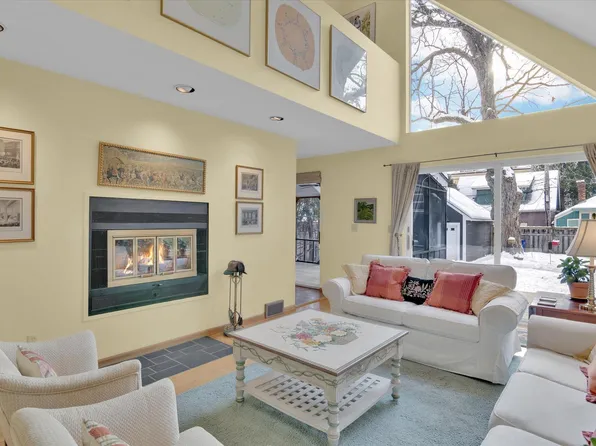 468 Holly Ave, Saint Paul, MN 55102