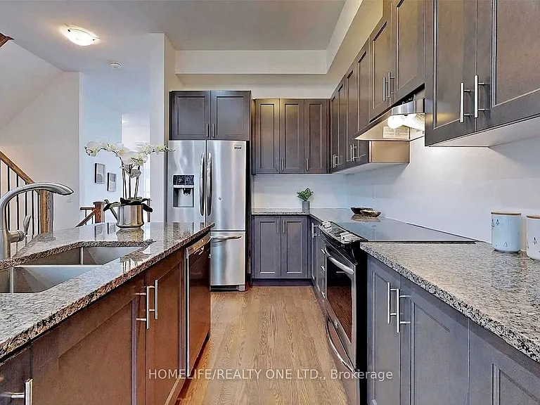 9 Cambray Rd — Photo 8