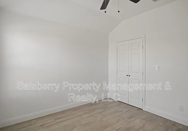 338 S 3rd St — Photo 23