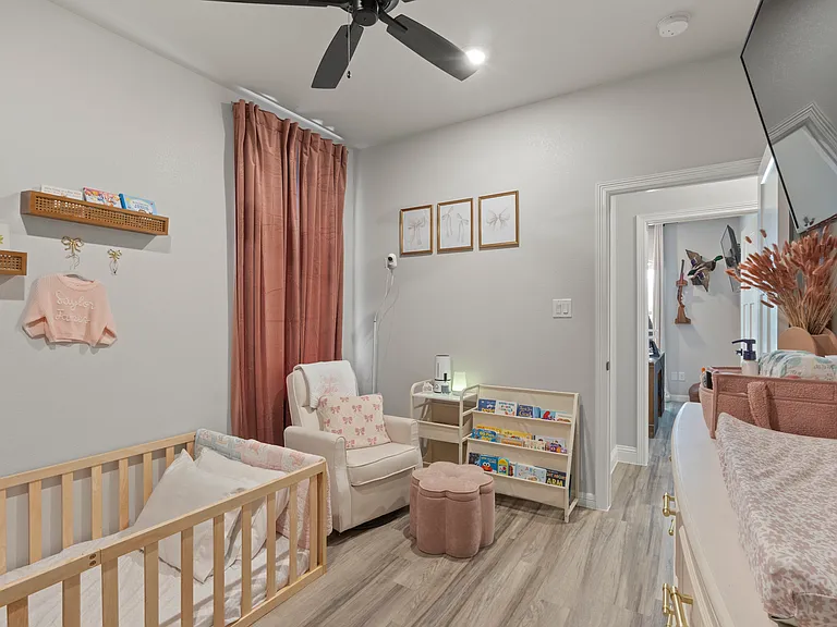 616 Charlotte Ln — Photo 31