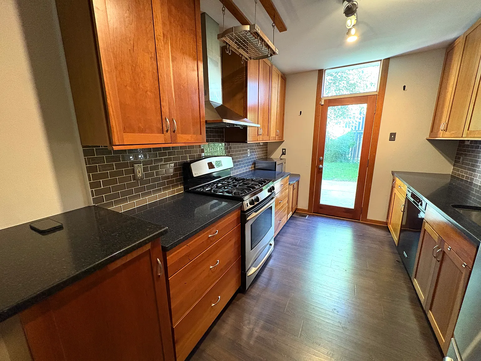3 bed, 2.5 bath, 1770 sqft, $3,300 — Photo 4