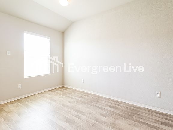 3rd image of 16 Erwin Dr