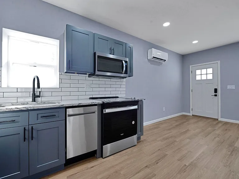 786 Thomas Ave #786 — Photo 12