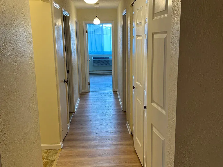 1 Strawberry Hill Ave #1E — Photo 24