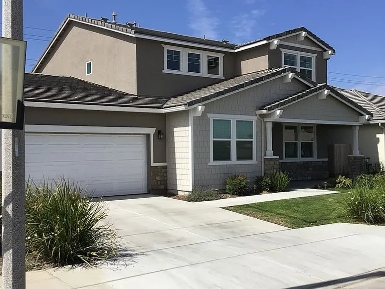2901 Sand Hills Ave — Photo 2