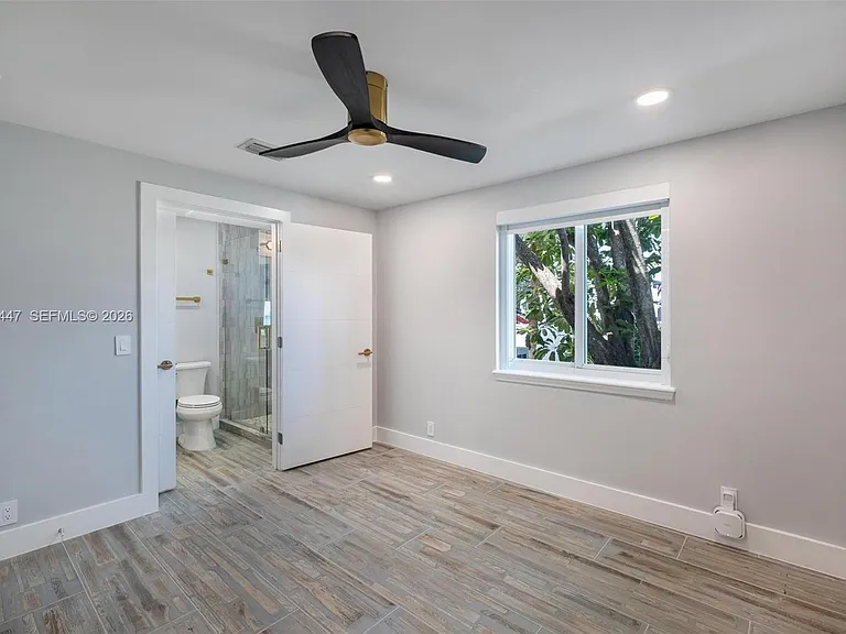 1365 Bay Ter — Photo 51
