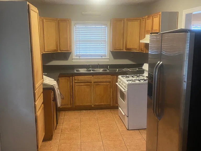 2463 Perkerson Rd SW — Photo 2